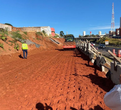 Execução de contenção em terra armada para implantação de marginais (Lotes 1 e 2)